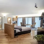Ca Rossa - Experience Suite 4*