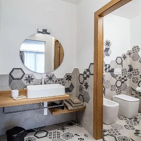 Ca Rossa #suite&breakfast Bed and breakfast Sondrio